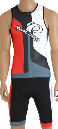 Ein zweiteiliger Triathlon Anzug besteht aus einer Triathlonhose und einem ärmellosen Trikot